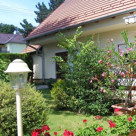 Erika Apartmanhazak Heviz Exterior photo