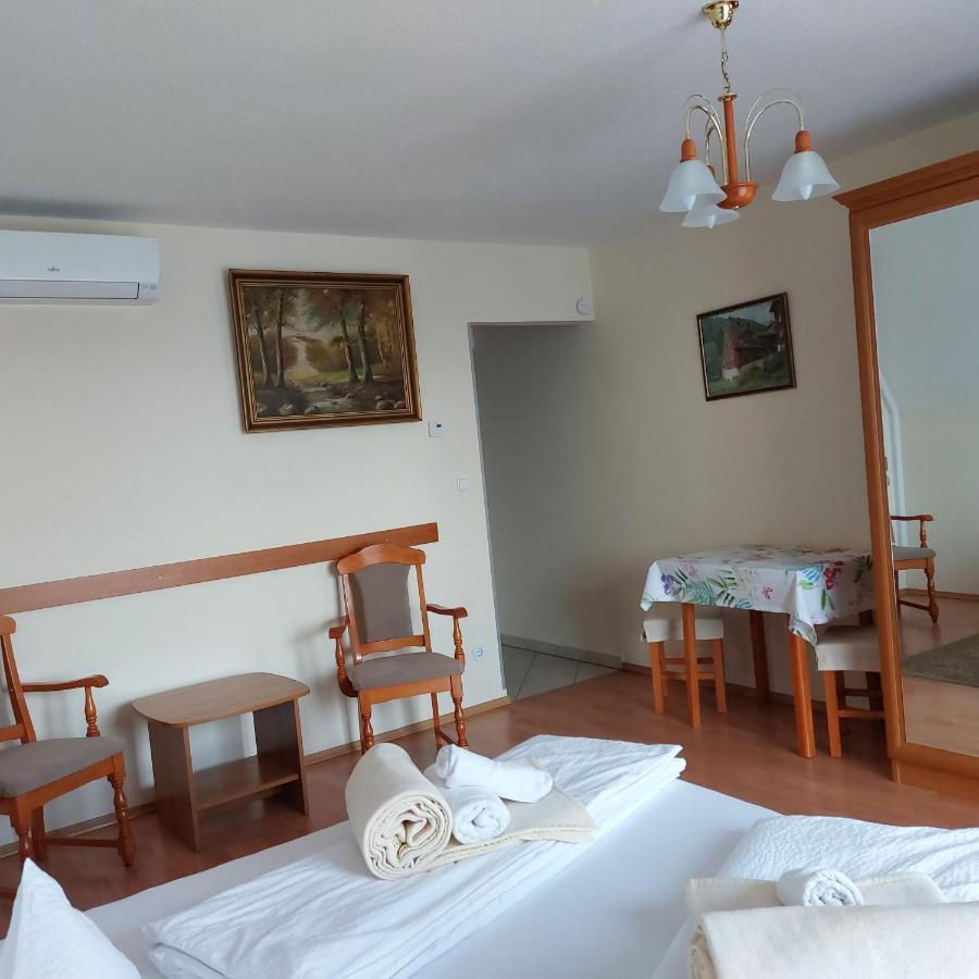 Erika Apartmanhazak Heviz Exterior photo