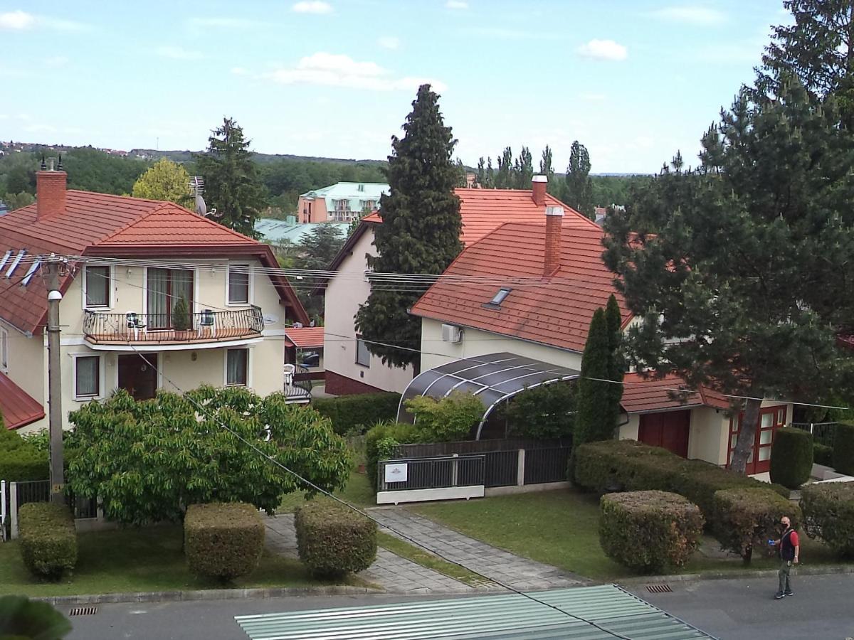 Erika Apartmanhazak Heviz Exterior photo