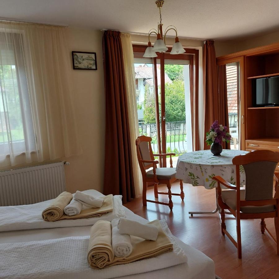 Erika Apartmanhazak Heviz Exterior photo