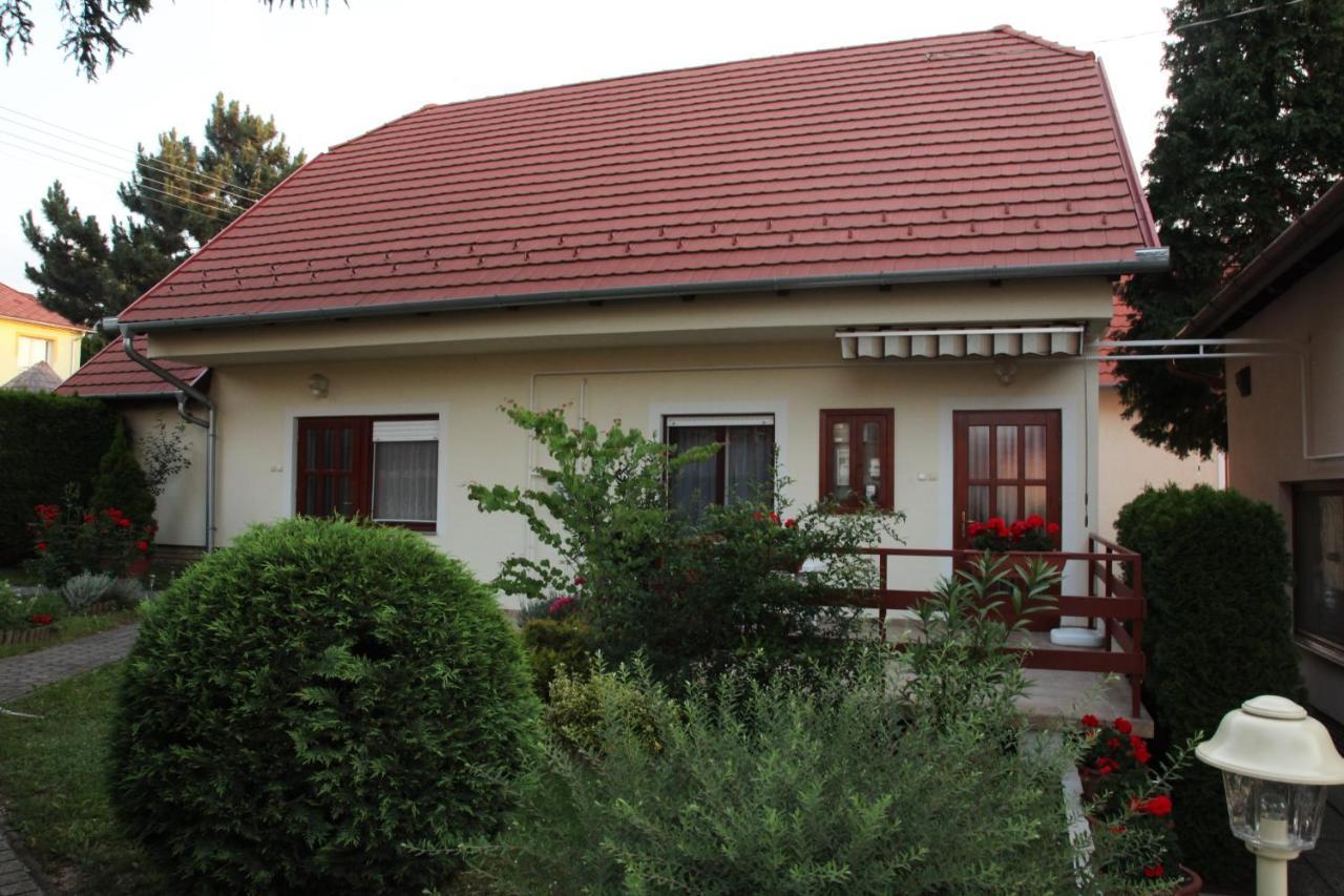 Erika Apartmanhazak Heviz Exterior photo