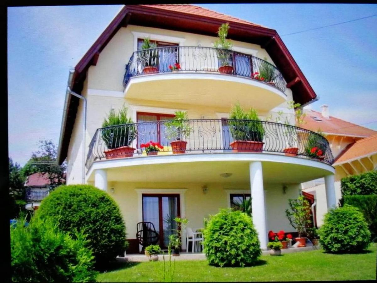 Erika Apartmanhazak Heviz Exterior photo