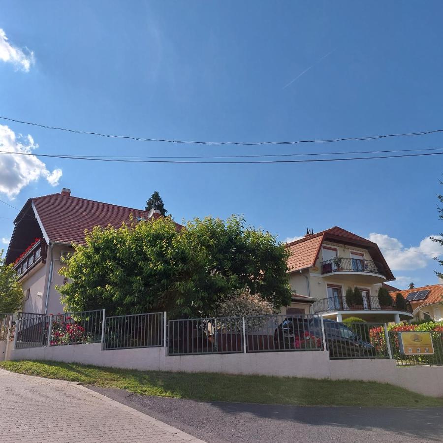Erika Apartmanhazak Heviz Exterior photo