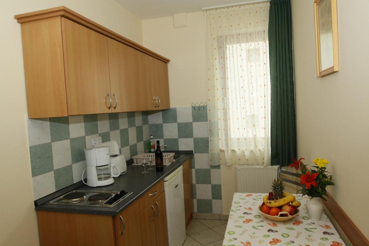 Erika Apartmanhazak Heviz Exterior photo