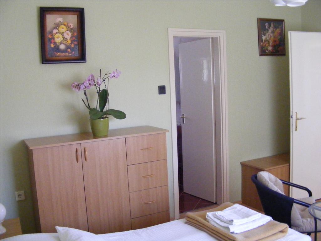 Erika Apartmanhazak Heviz Exterior photo