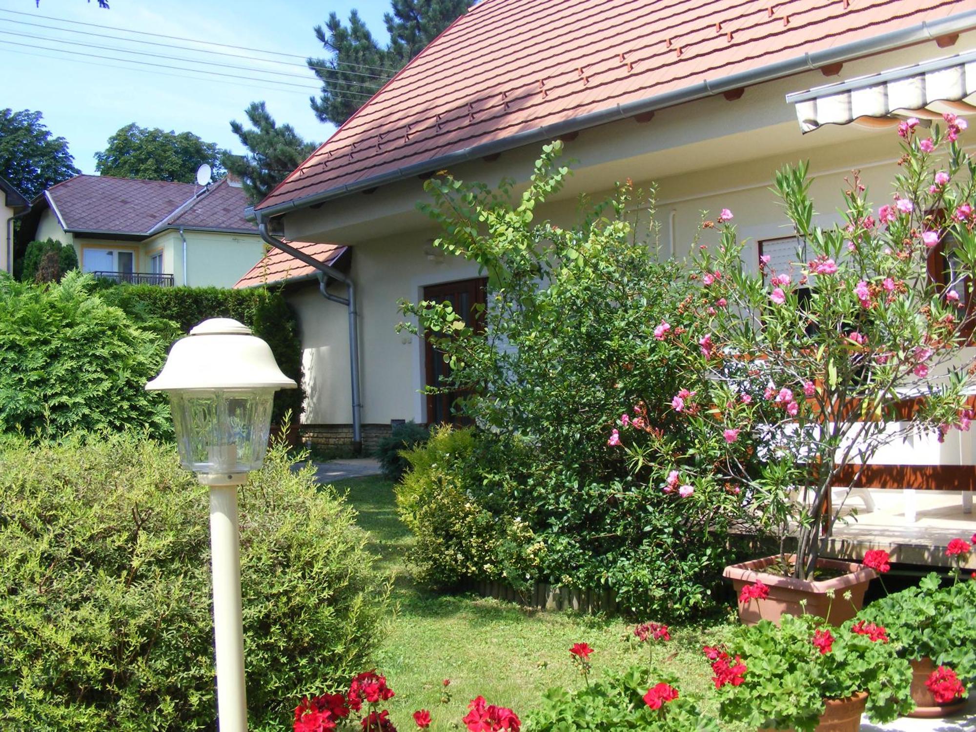 Erika Apartmanhazak Heviz Exterior photo