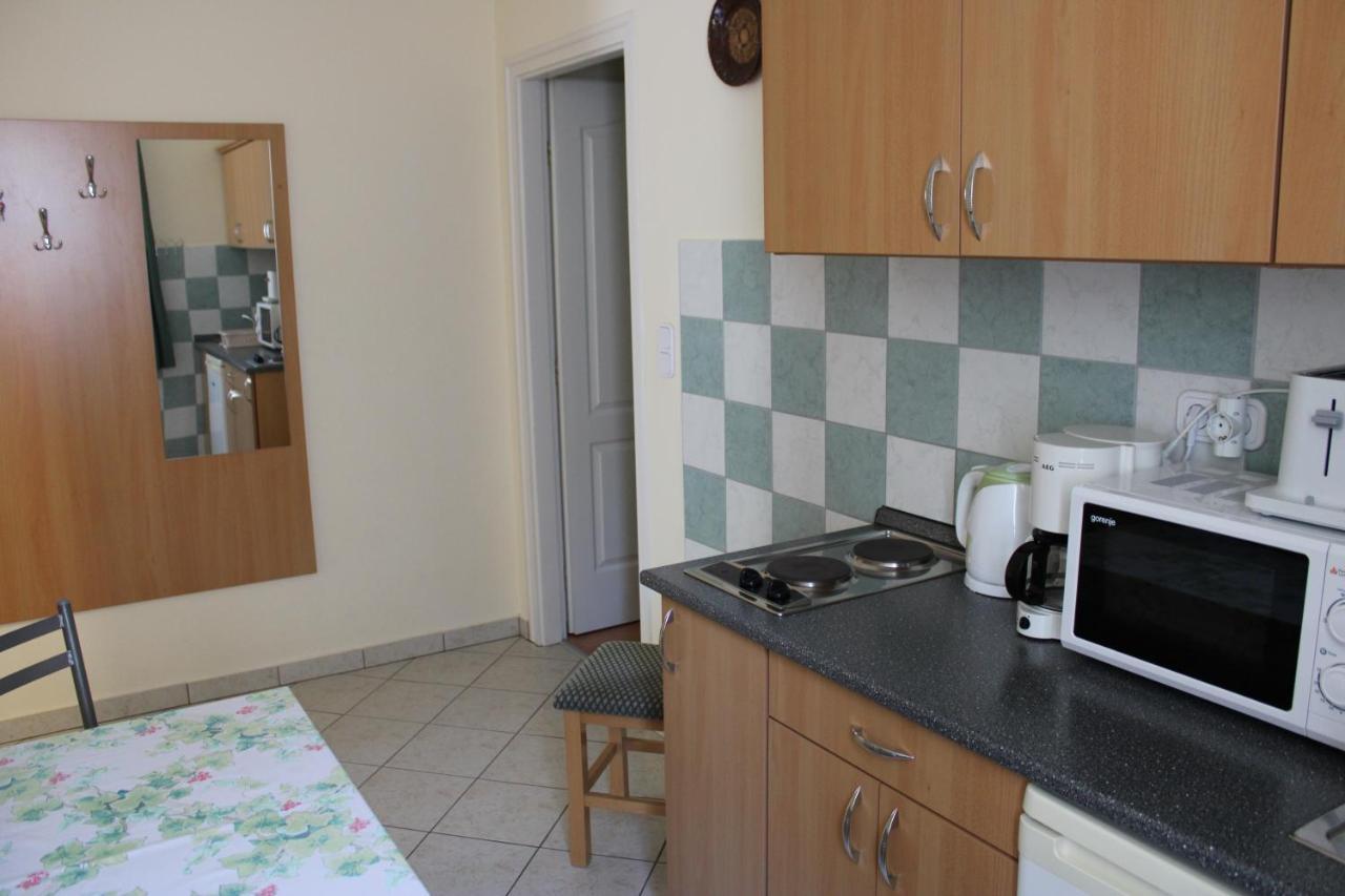Erika Apartmanhazak Heviz Exterior photo
