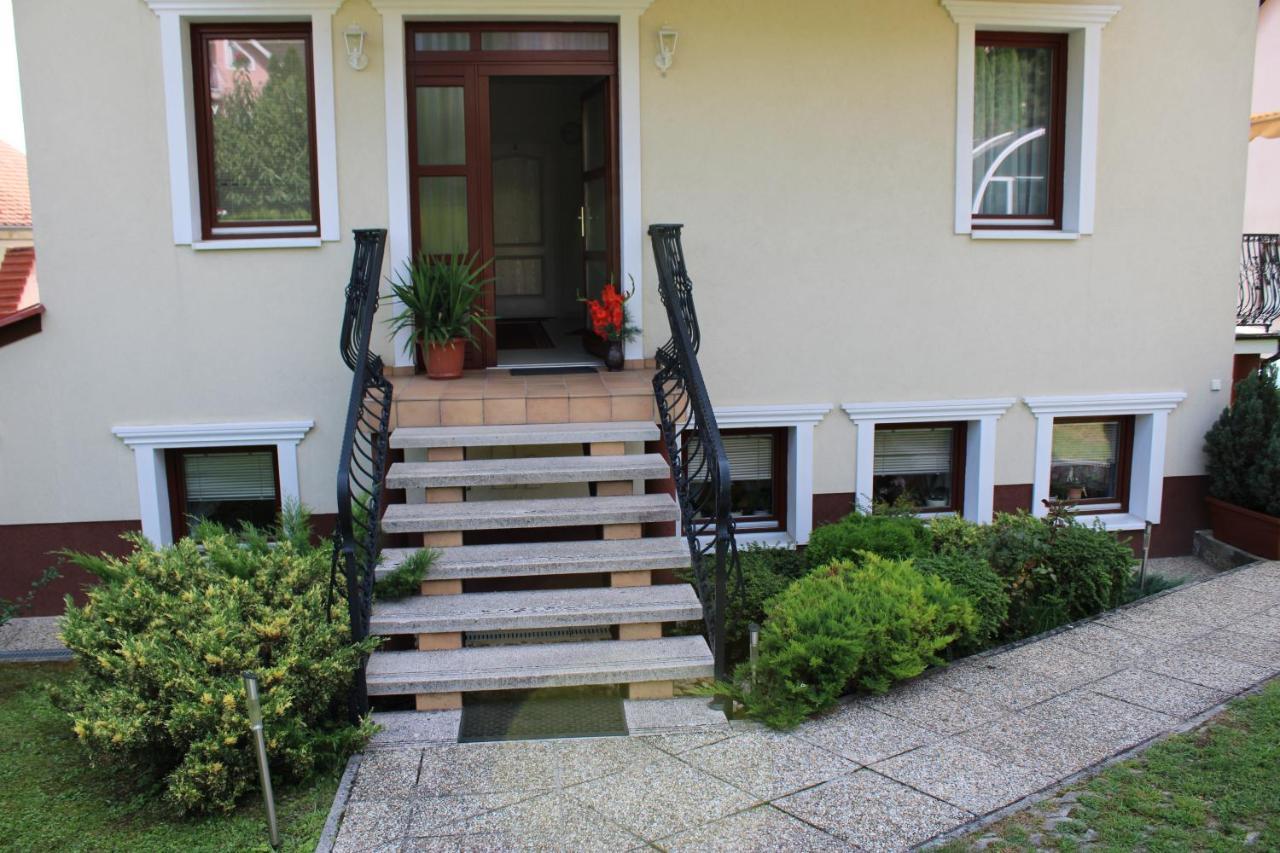 Erika Apartmanhazak Heviz Exterior photo